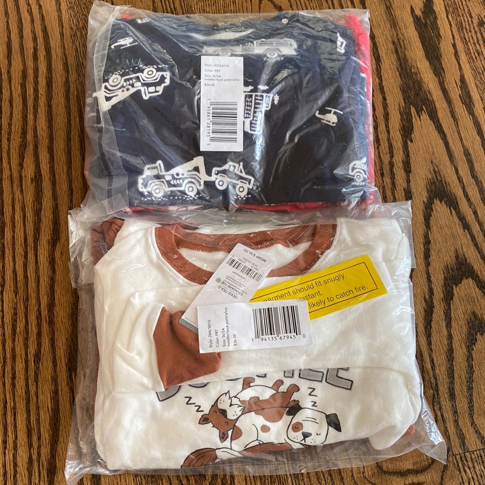 Carters 5t pajamas nwt (4 complete pajamas)